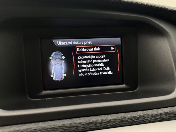 Volvo V40 D3 MOMENTUM CZ 2.0 d Momentum