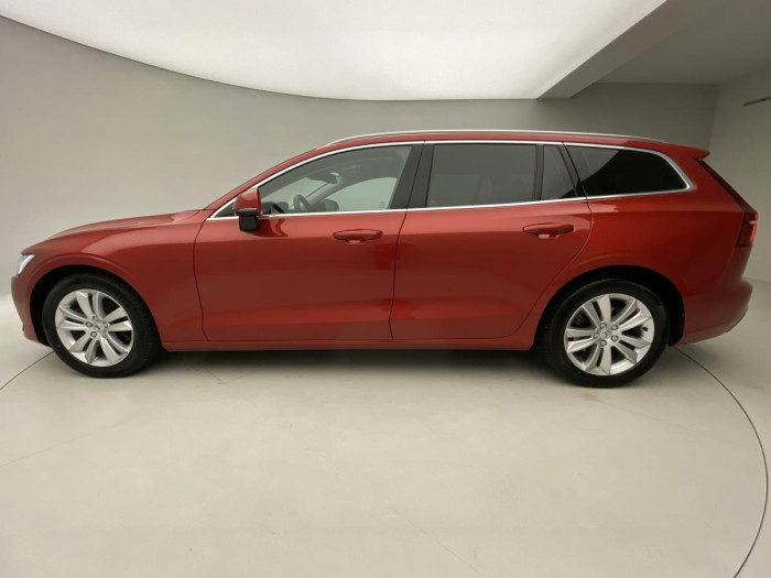 Volvo V60 B4 MOMENTUM AUT REZERVACE 2.0 Momentum