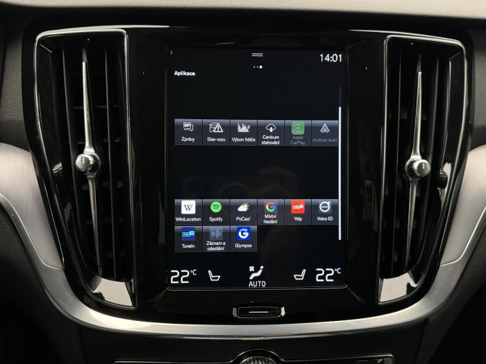 Volvo V60 CC D4 AWD MOMENTUM CZ 1.maj 2.0 d CC CC Momentum