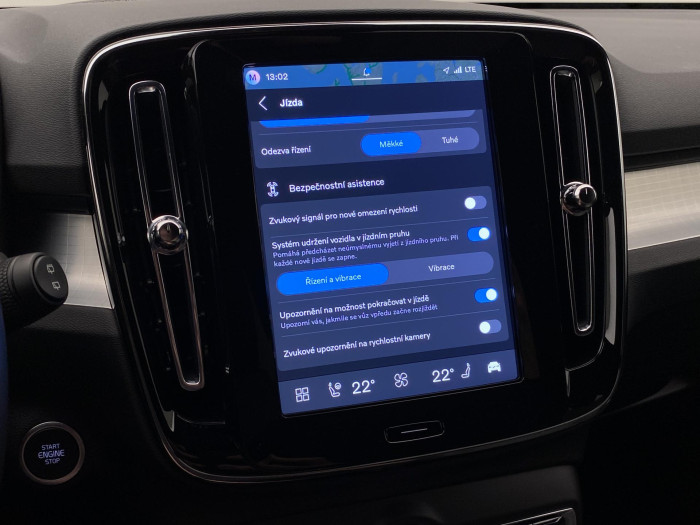 Volvo XC40 B3 DARK PLUS AUT CZ