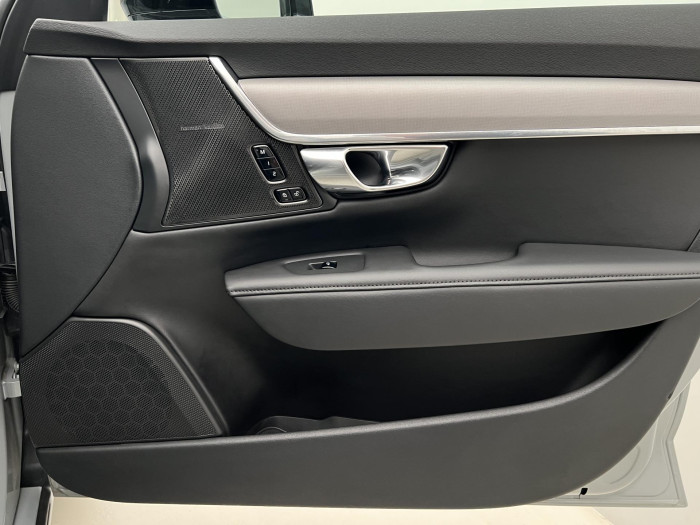 Volvo V90 T6 AWD RECHARGE PLUS DARK AUT