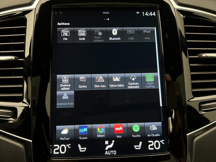 Volvo XC90 B5 AWD R-DESIGN 7MÍSTNÁ AUT