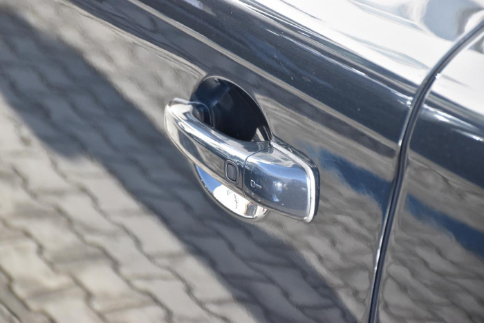 Volvo XC60 D5 AWD R-Design REZERVACE 2.4 d