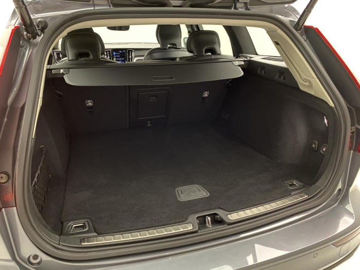 Volvo V60 B4 MOMENTUM AUT REZERVACE 2.0 Momentum