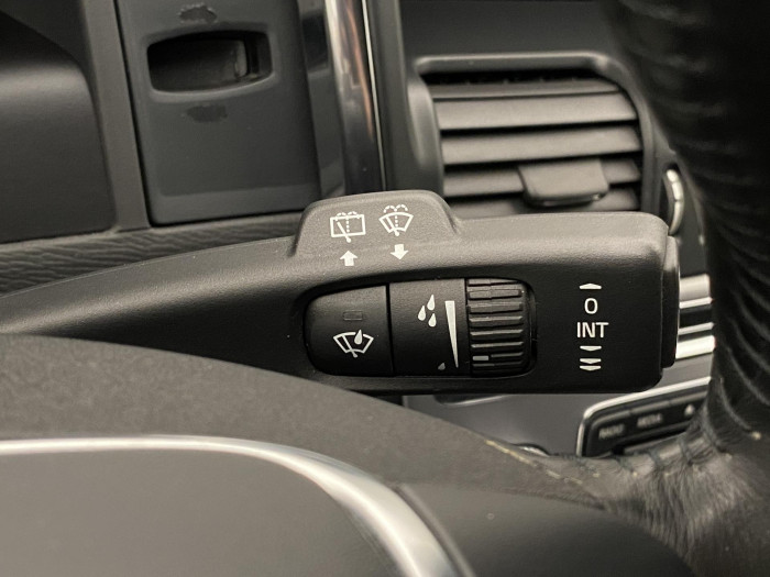 Volvo XC60 D4 AWD MOMENTUM REZERVACE 2.4 d Momentum