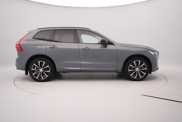 Volvo XC60 B4 AWD PLUS DARK AUT 1.maj