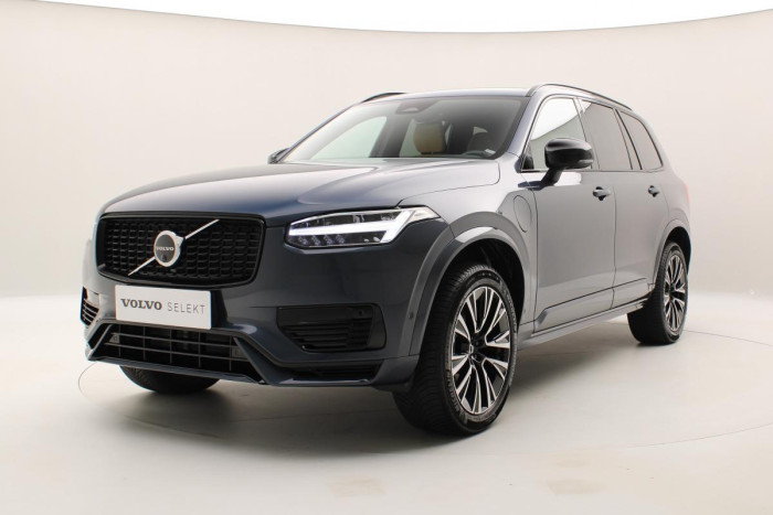 Volvo XC90 T8 AWD ULTIMATE DARK REZERVACE
