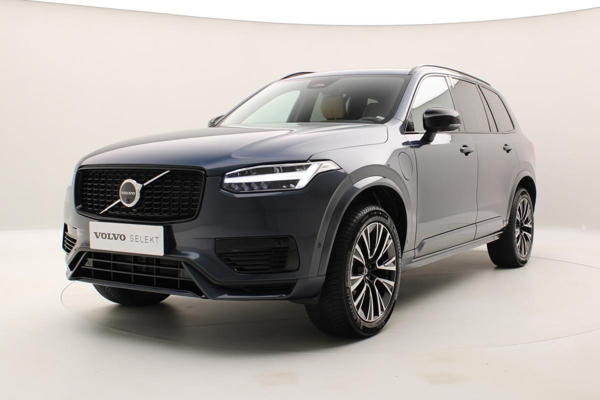 Volvo XC90 T8 AWD ULTIMATE DARK REZERVACE