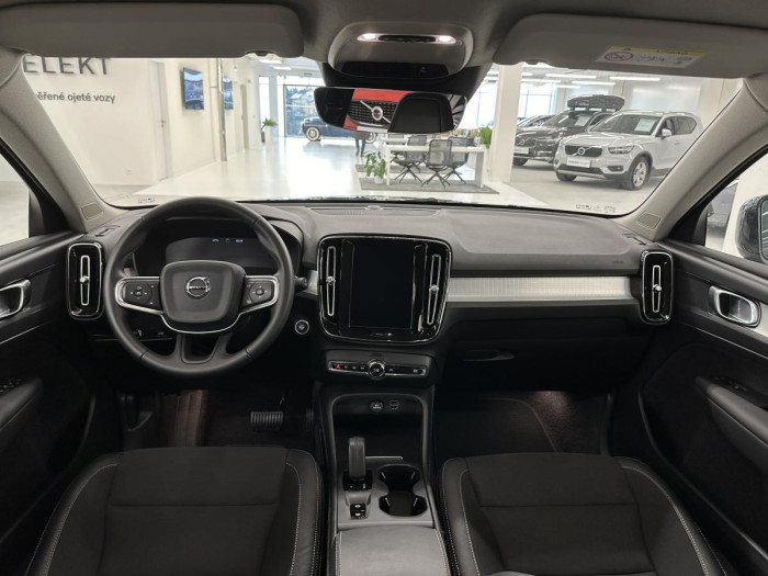 Volvo XC40 T3 MOMENTUM AUT REZERVACE 1.5 Momentum