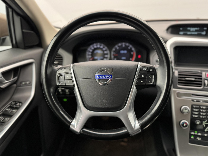 Volvo XC60 D3 AWD MOMENTUM CZ 1.maj 2.4 d Momentum