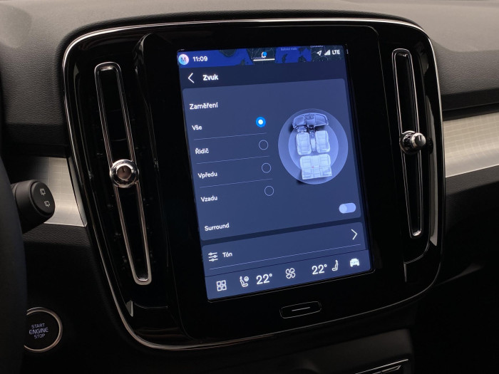 Volvo XC40 B3 DARK PLUS AUT CZ