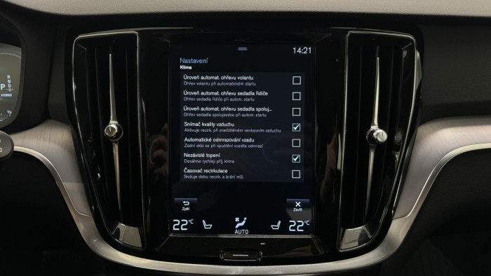 Volvo V60 T6 RECHARGE AWD REZERVACE