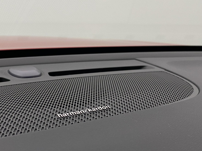 Volvo XC40 B4 DARK PLUS REZERVACE