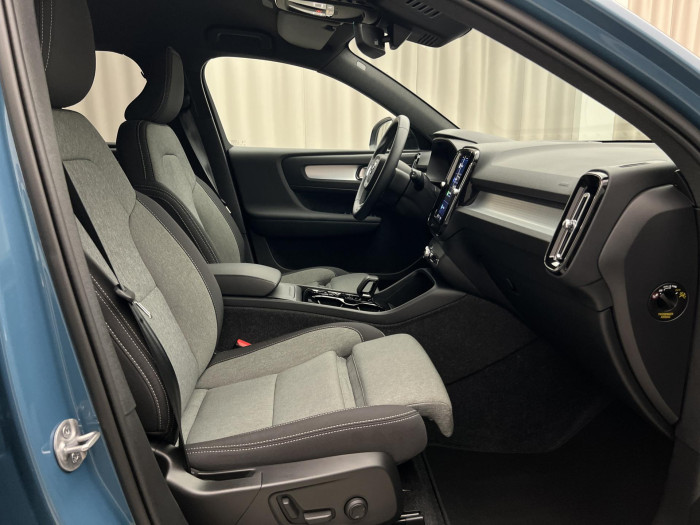 Volvo XC40 B3 PLUS DARK AUT CZ 1.maj.