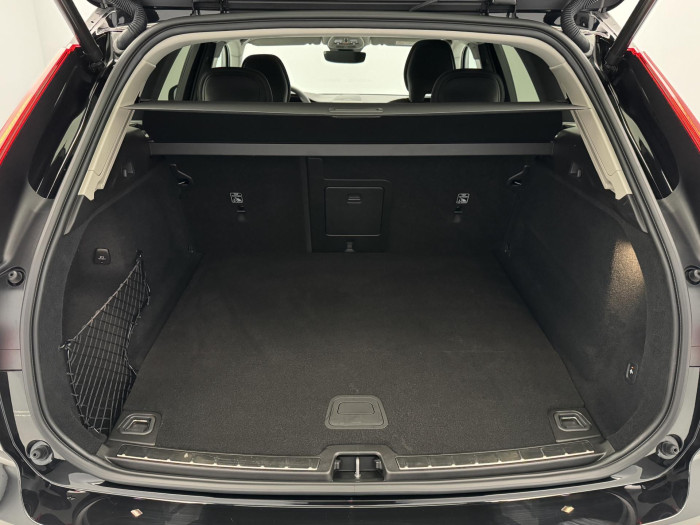 Volvo XC60 T6 AWD PLUS DARK RECHARGE