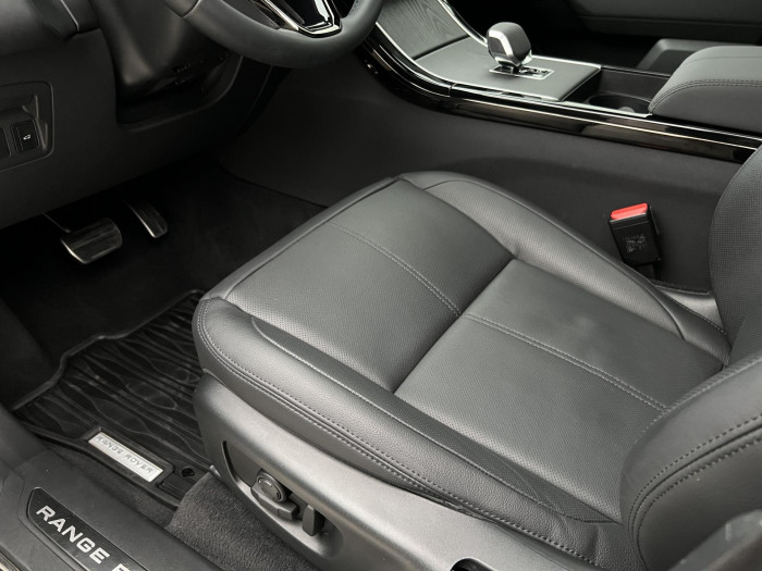 Land Rover Range Rover Velar P250 DYNAMIC SE AWD AUT CZ 2.0 Dynamic SE