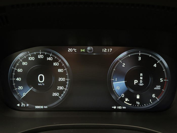 Volvo XC60 B4 AWD MOMENTUM PRO AUT CZ 2.0 Momentum