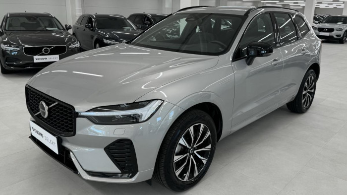 Volvo XC60 B4 PLUS DARK REZERVACE 2.0 Plus