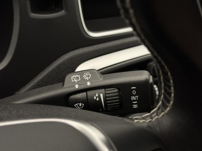 Volvo V40 T3 R-DESIGN AUT