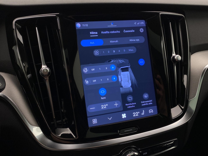 Volvo V60 T8 AWD RECHARGE DARK PLUS CZ