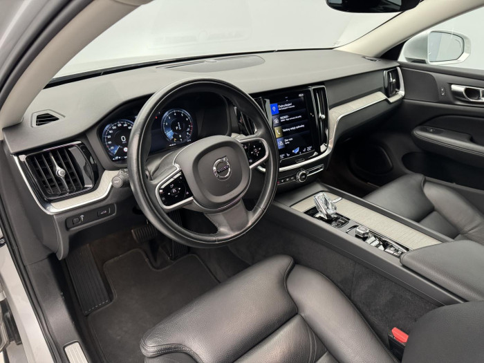 Volvo V60 B4 INSCRIPTION AUT REZERVACE