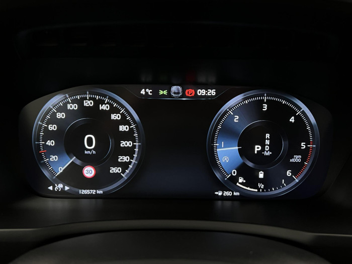 Volvo XC90 B5 AWD R-DESIGN 7MÍSTNÁ AUT CZ