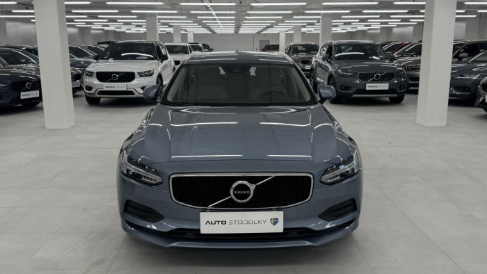 Volvo V90 D4 MOMENTUM AUT  REZERVACE 2.0 d Momentum