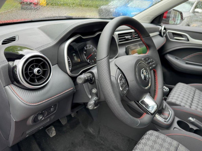 MG ZS ESSENTIAL PLUS 1.5 AKCE