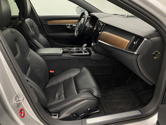 Volvo S90 T8 TWIN ENGINE INSCRIPTION