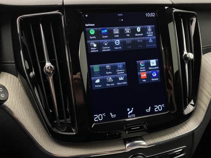 Volvo XC60 T5 AWD INSCRIPTION REZERVACE