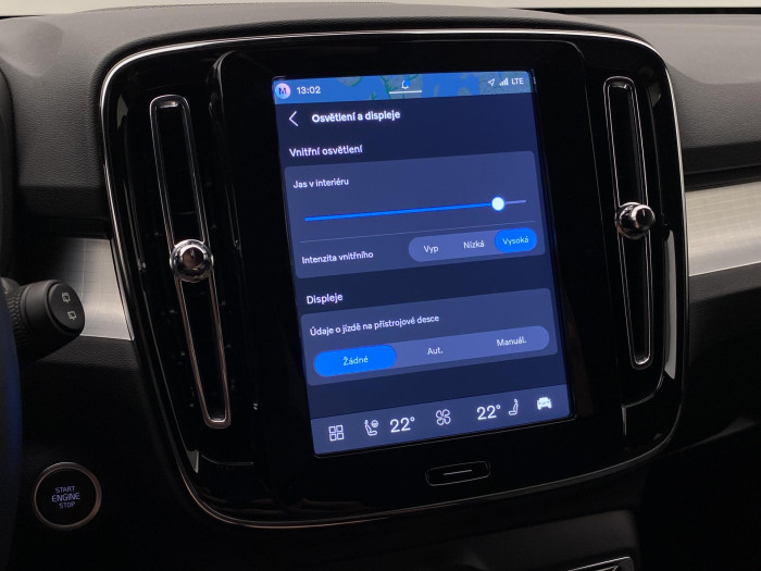 Volvo XC40 B3 DARK PLUS AUT CZ