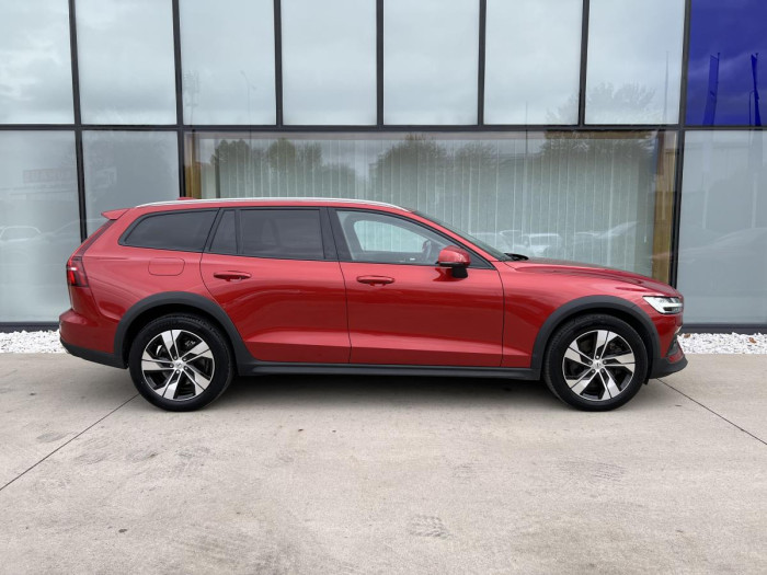 Volvo V60 CROSS COUNTRY B4 AWD Aut 1.maj
