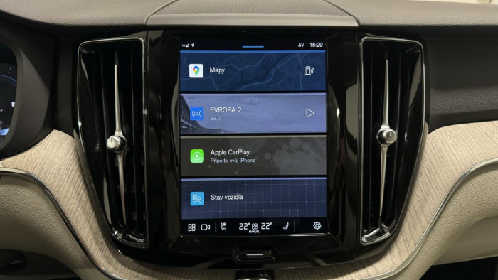 Volvo XC60 B4 CORE NEZÁVISLÉ TOPENÍ AUT