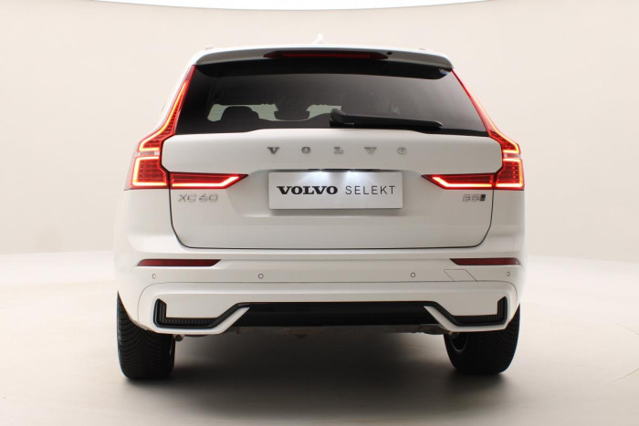 Volvo XC60 B5 AWD PLUS DARK CZ REZERVACE