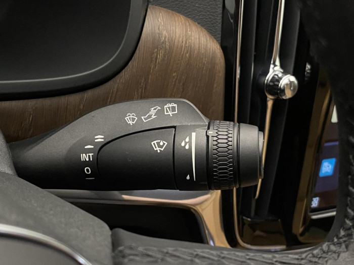 Volvo V90 B4 AWD ULTIMATE AUT REZERVACE