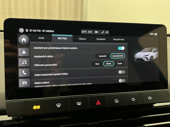 MG MG4 EV EXCLUSIVE 64 kWh CZ 1.maj. Exclusive