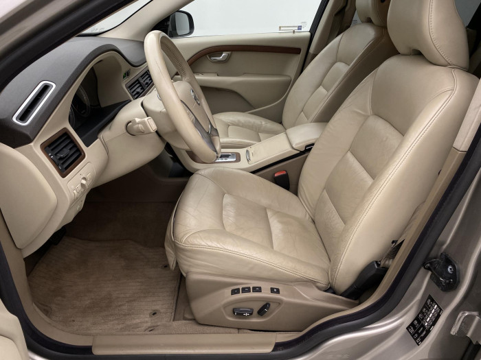 Volvo V70 D5 AWD SUMMUM AUT CZ 2.4 d Summum