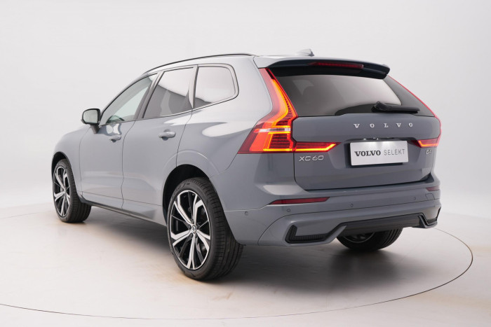 Volvo XC60 B4 AWD ULTIMATE DARK 1.maj.