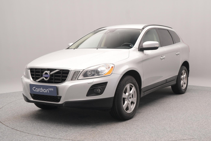 Volvo XC60 D5 AWD MOMENTUM AUT CZ 2.4 d Momentum
