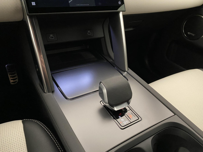 Land Rover Discovery Sport D200 DYNAMIC SE AWD REZERVACE 2.0 d Dynamic SE