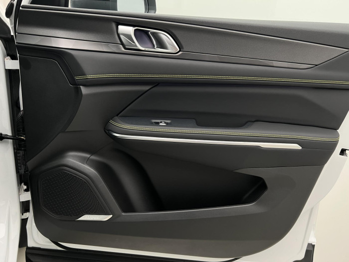 Lynk & Co 01 MORE PHEV