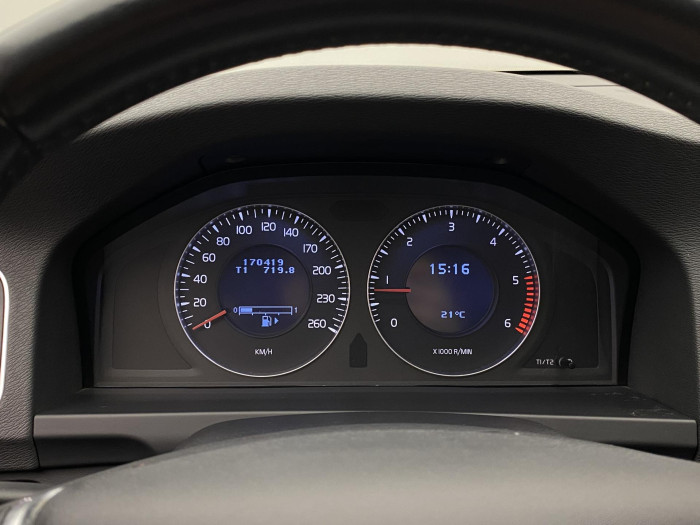 Volvo V60 D5 MOMENTUM 2.4 d Momentum