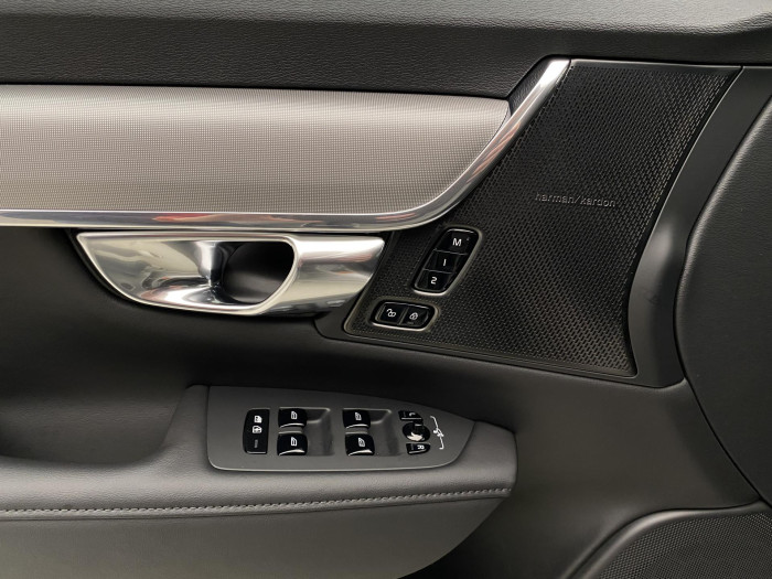 Volvo V90 T6 AWD RECHARGE DARK PLUS