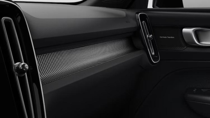 Volvo EX40 PURE ELECTRIC TWIN MOTOR ULTRA