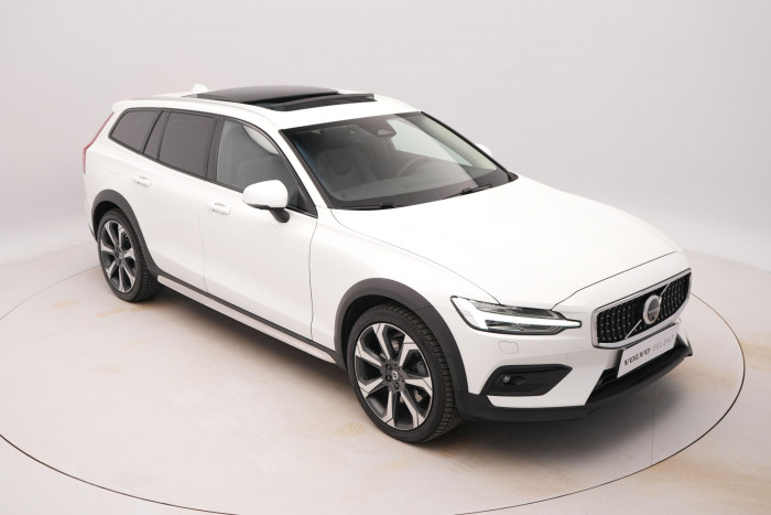 Volvo V60 CC B4 AWD ULTIMATE REZERVACE 2.0 CC CC
