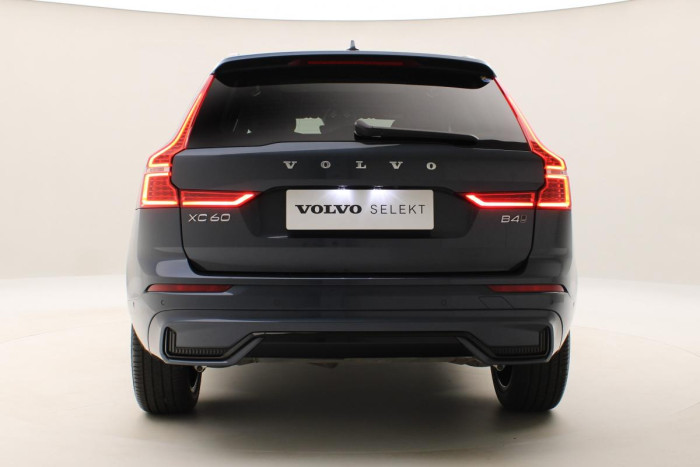 Volvo XC60 B4 AWD PLUS DARK AUT REZERVACE 2.0 Plus