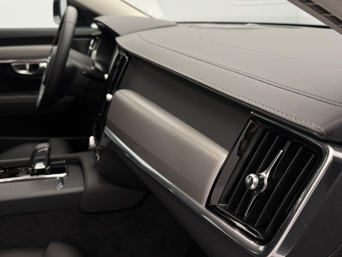 Volvo V90 CC B4 AWD PLUS CZ 1.maj