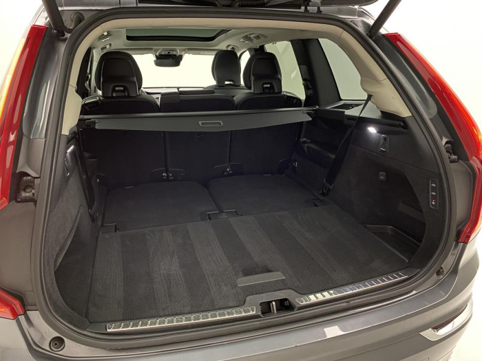Volvo XC90 T6 AWD INSCRIPTION REZERVACE