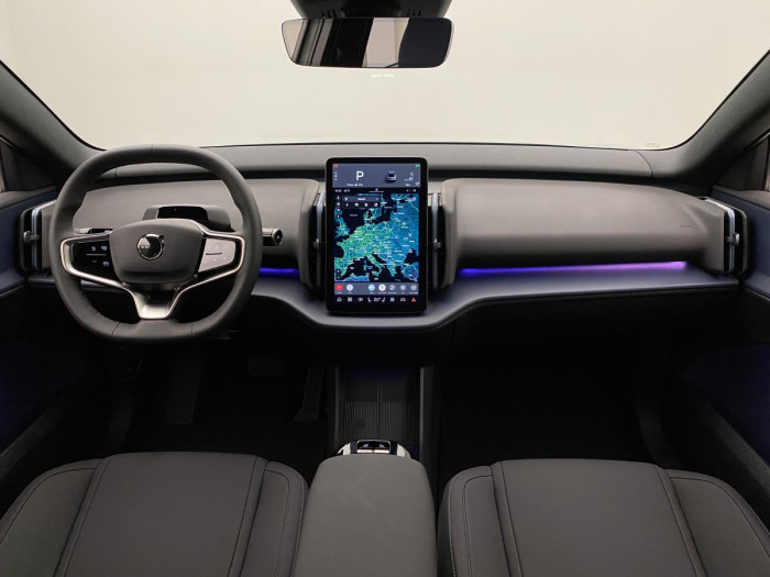 Volvo EX30 PURE ELECTRIC AWD TWIN PLUS