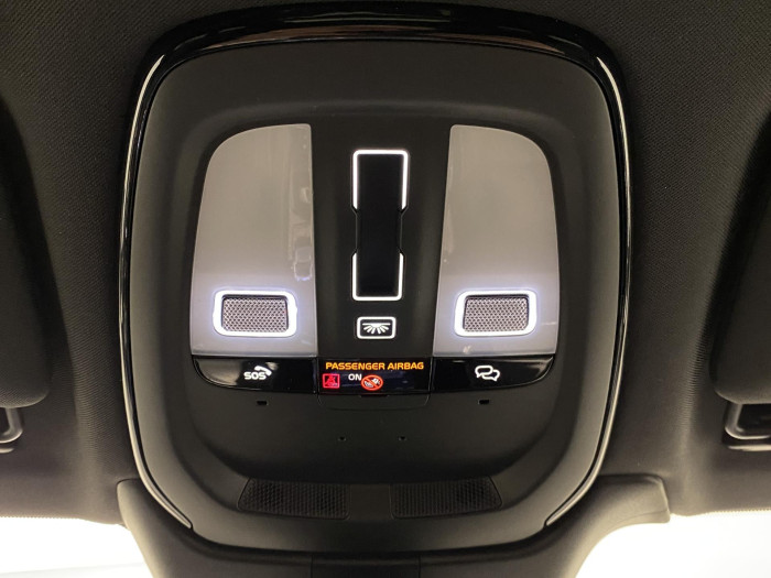 Volvo V90 T8 AWD RECHARGE REZERVACE